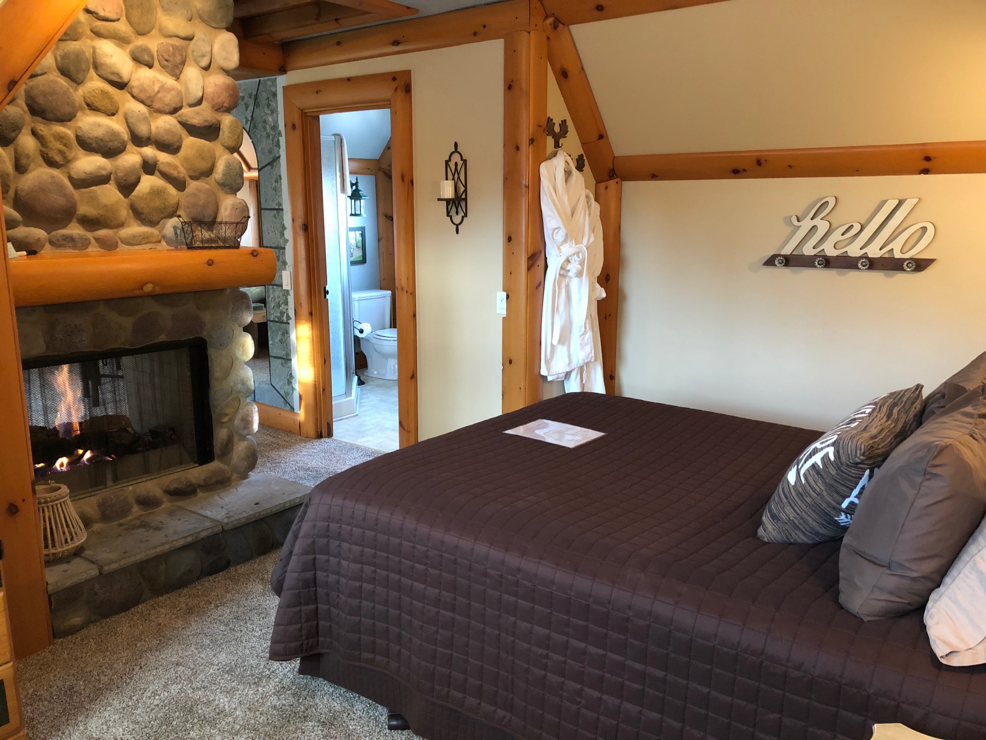 Housekeeping/Laundry, Lazy Cloud Lodge, Lake Geneva, WI